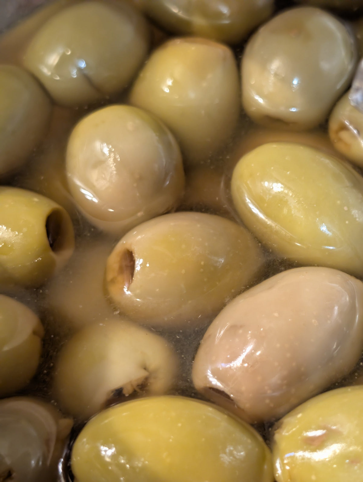 SALAMAT Pitted olives زیتون بدون هسته